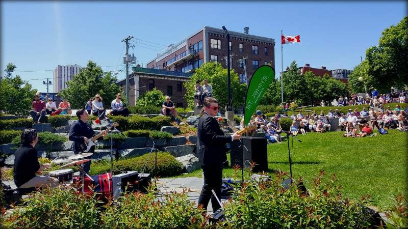 Earle & Coffin - Music @ Harbourside